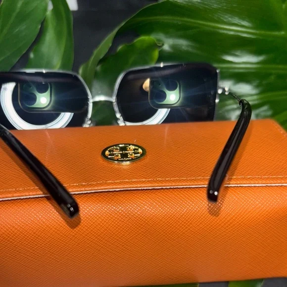 Tory Burch Orange Sunglasses Case - Picture 16 of 16